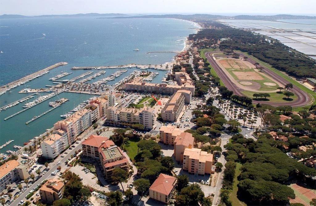 Holidays Hyères Exterior foto